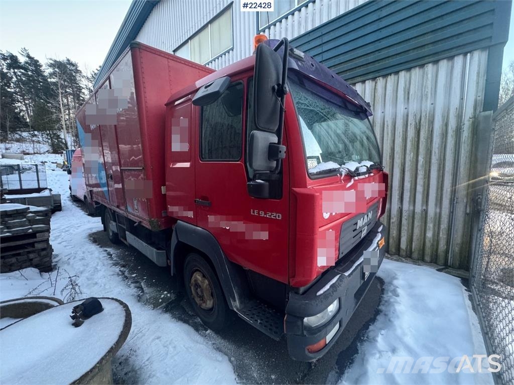 MAN LE 9.220 Box Truck – Low Mileage Caminhões baú