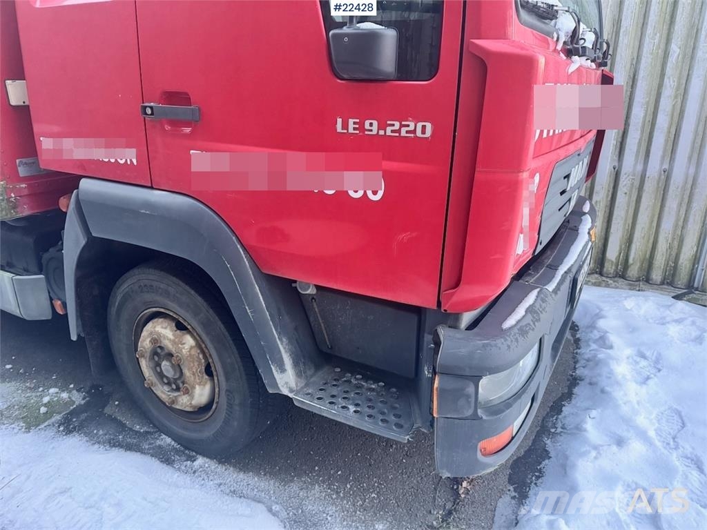 MAN LE 9.220 Box Truck – Low Mileage Caminhões baú