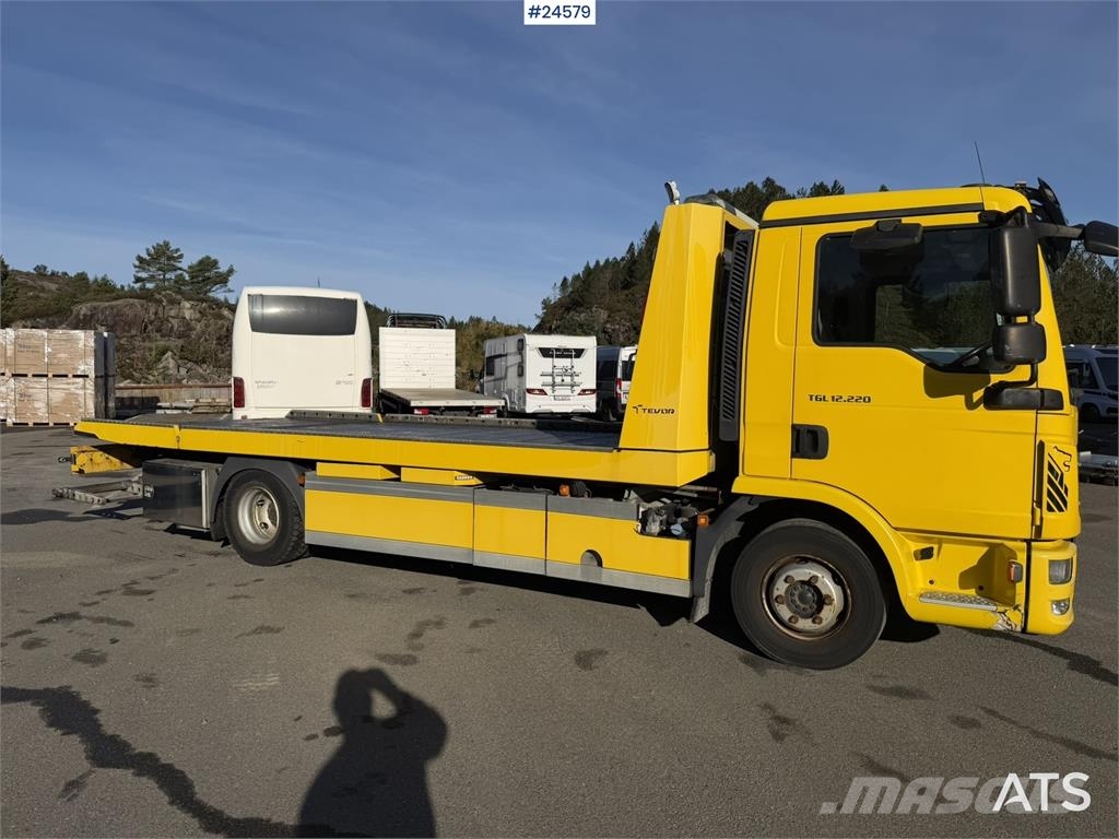 MAN TGL 12.220 Recovery truck with wheel-lift and Tevo Šleperi za vozila