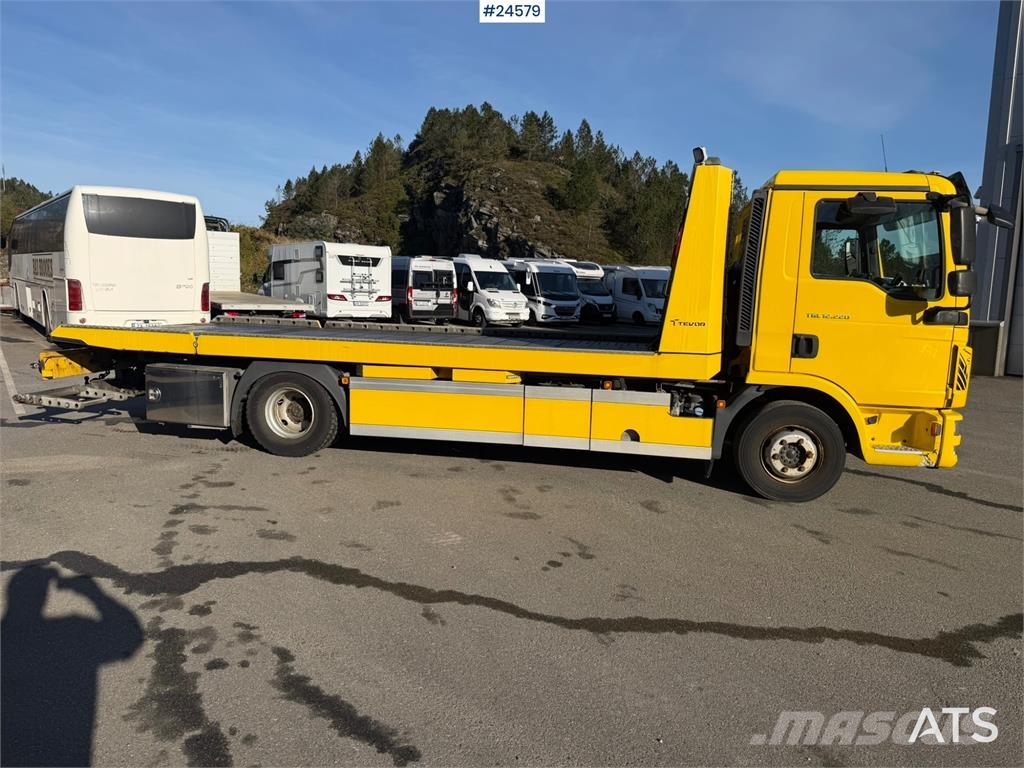 MAN TGL 12.220 Recovery truck with wheel-lift and Tevo Šleperi za vozila