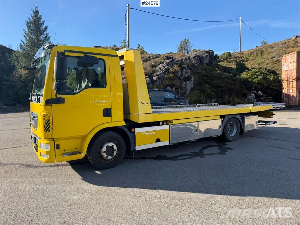 MAN TGL 12.220 Recovery truck with wheel-lift and Tevo Šleperi za vozila