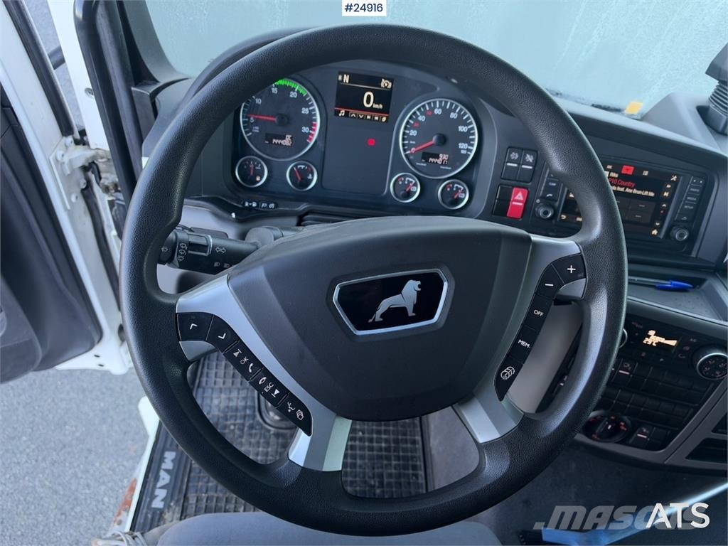 MAN TGM 18.320 4x2 Box Truck with Refrigeration/Freeze Van Body Trucks