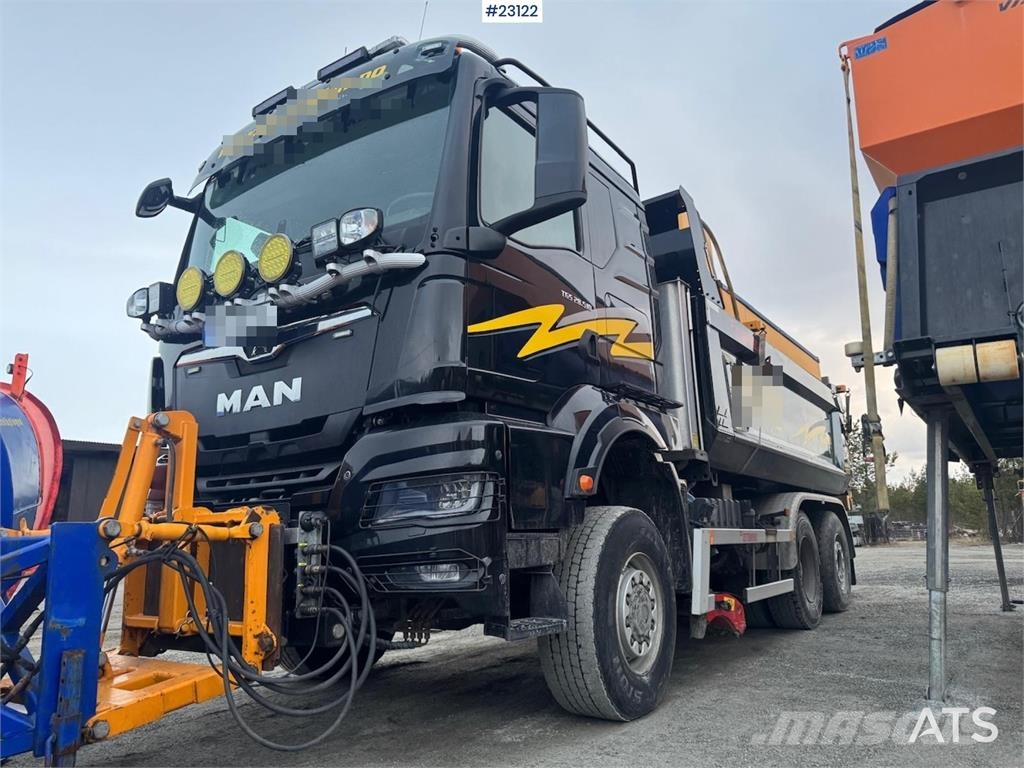 MAN TGS 28.510 4x4+2 snow plow tipper truck – underbod Самосвал