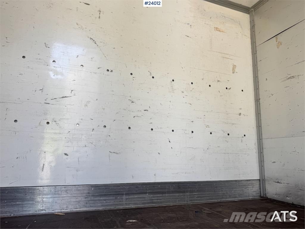 MAN TGX 26.510 6x2 Box Truck with Full Side Opening Camiones con caja de remolque