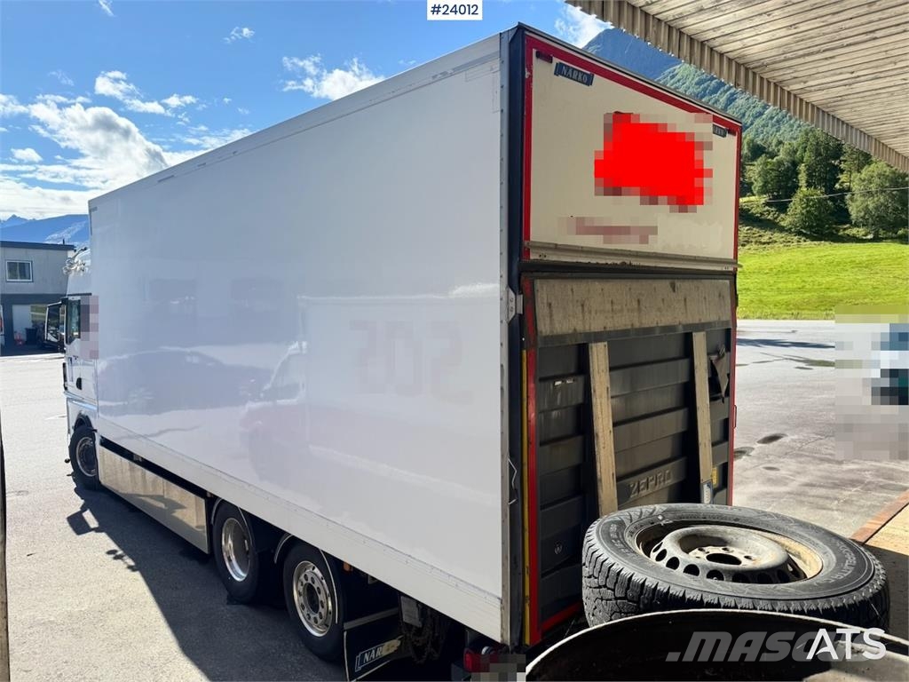 MAN TGX 26.510 6x2 Box Truck with Full Side Opening Camiones con caja de remolque
