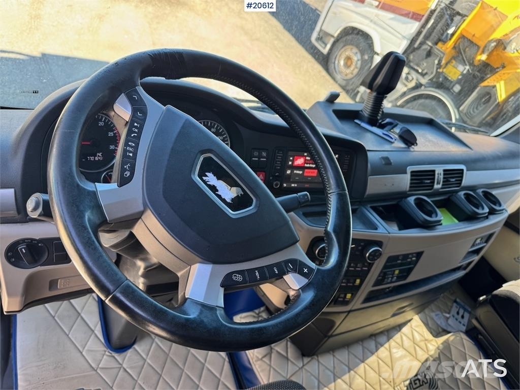 MAN TGX 580 Flatbed truck. Caminhões de mesa/dropside