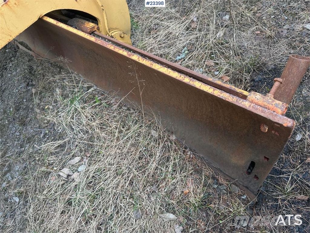 Mattsson MPAB 6x6 grader w/ blades and 2 extra for tires Niveladoras