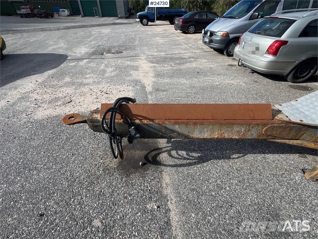 Maur Triple-axle trailer – Requires repairs Alte remorci