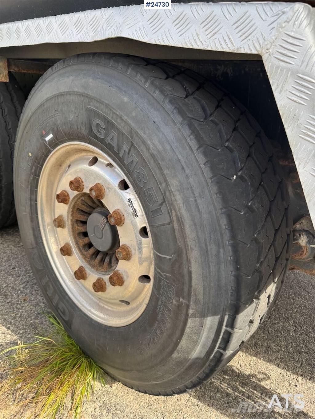 Maur Triple-axle trailer – Requires repairs Alte remorci