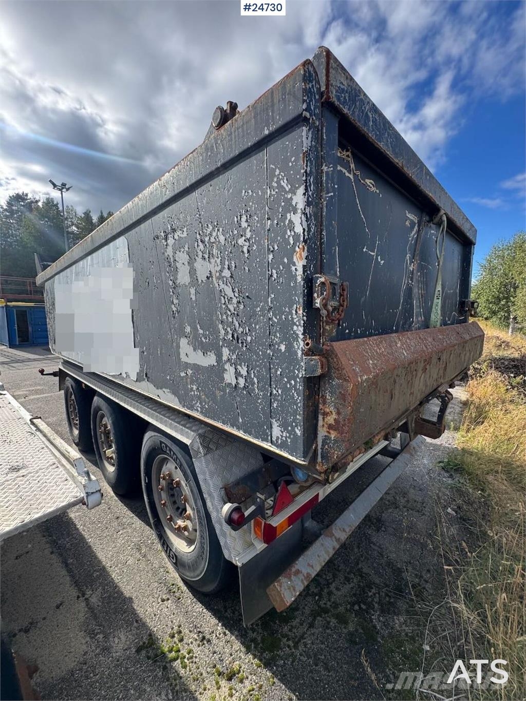 Maur Triple-axle trailer – Requires repairs Alte remorci