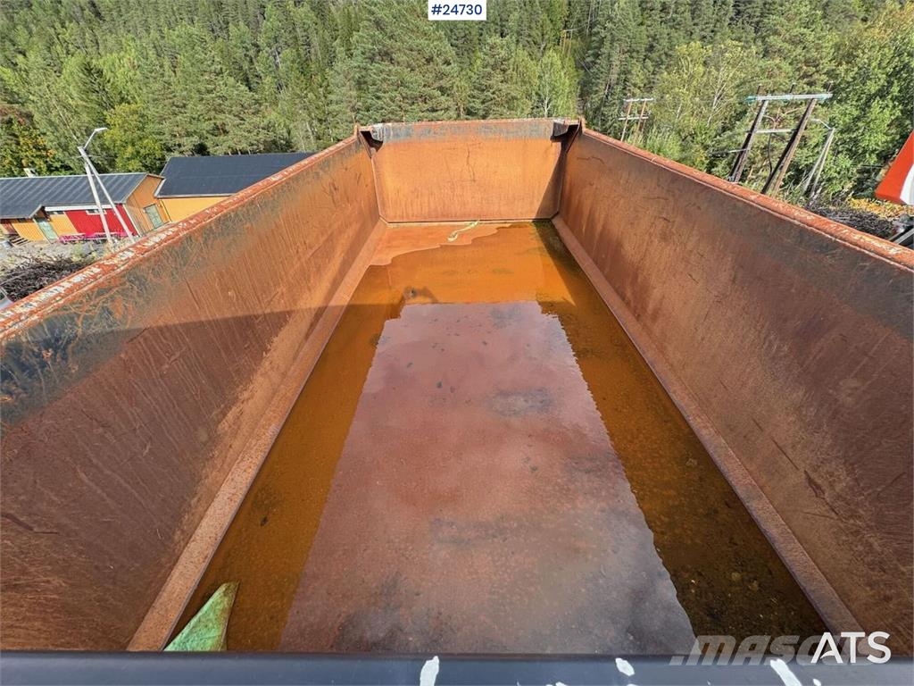 Maur Triple-axle trailer – Requires repairs Alte remorci