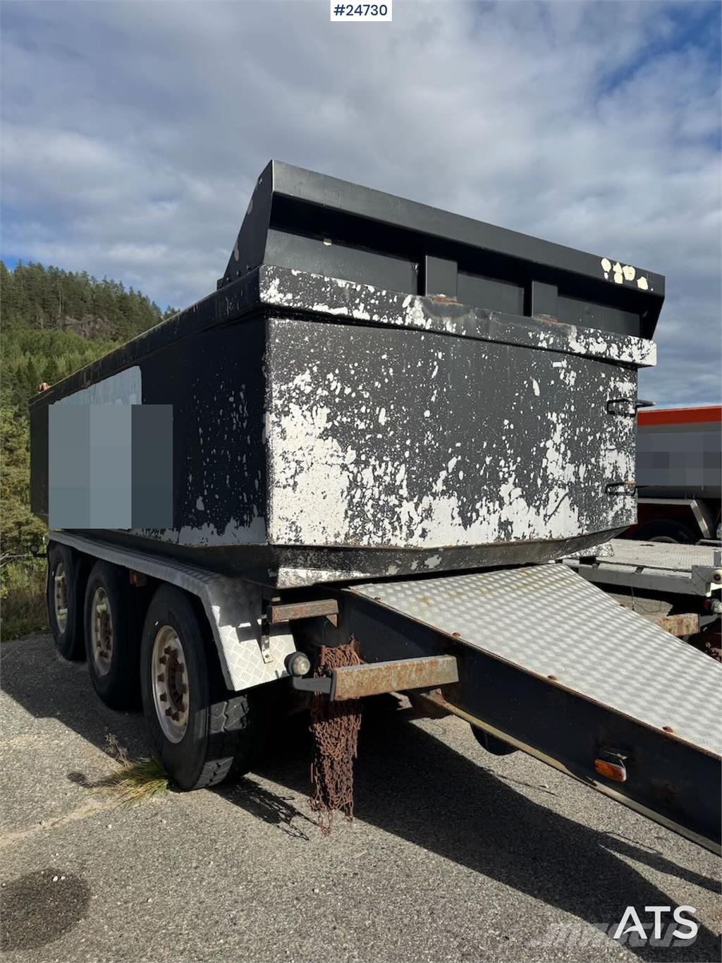 Maur Triple-axle trailer – Requires repairs Alte remorci