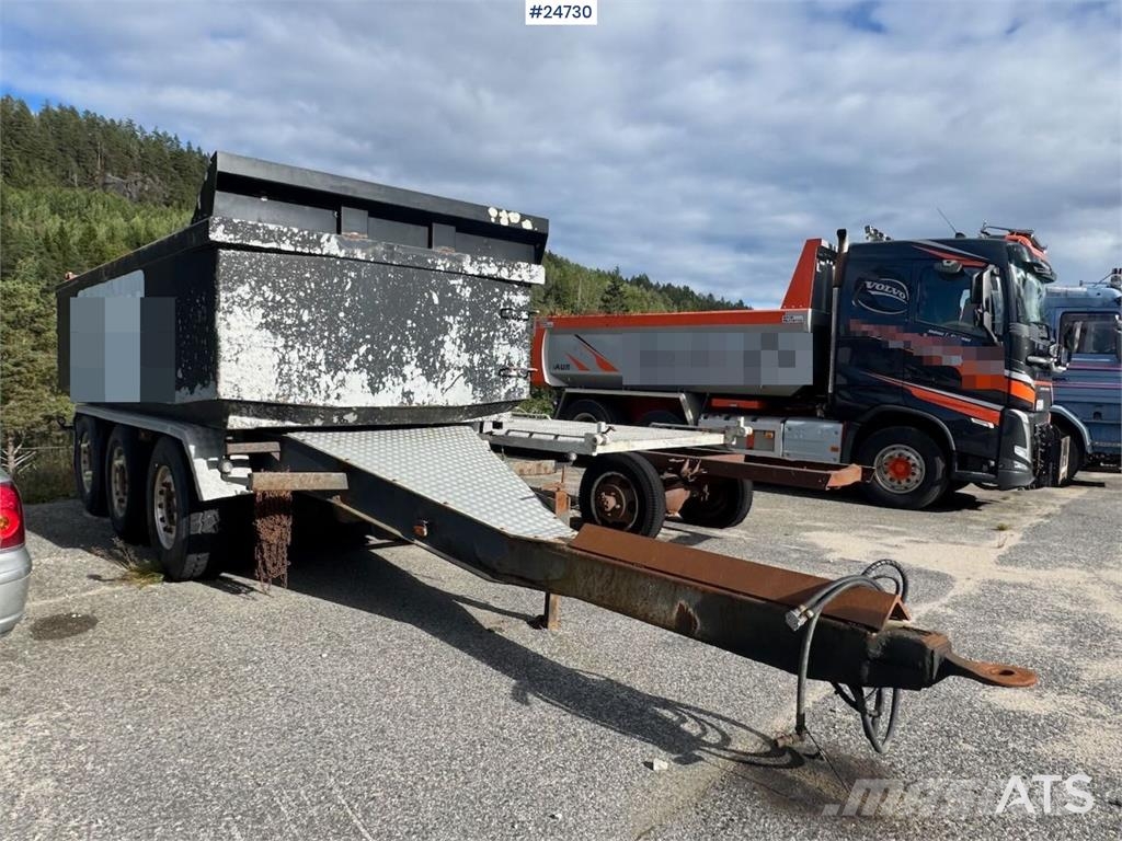Maur Triple-axle trailer – Requires repairs Alte remorci