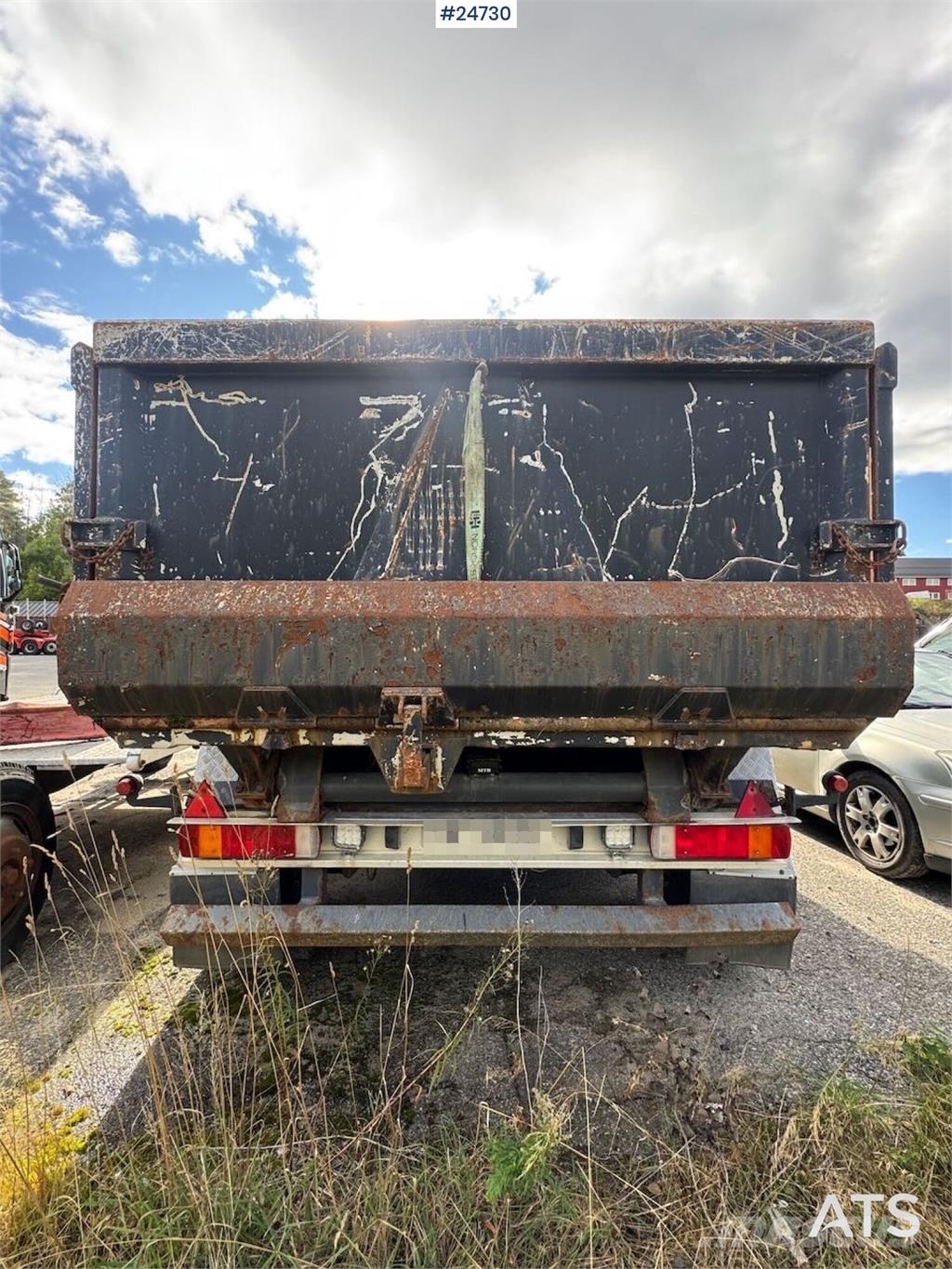 Maur Triple-axle trailer – Requires repairs Alte remorci