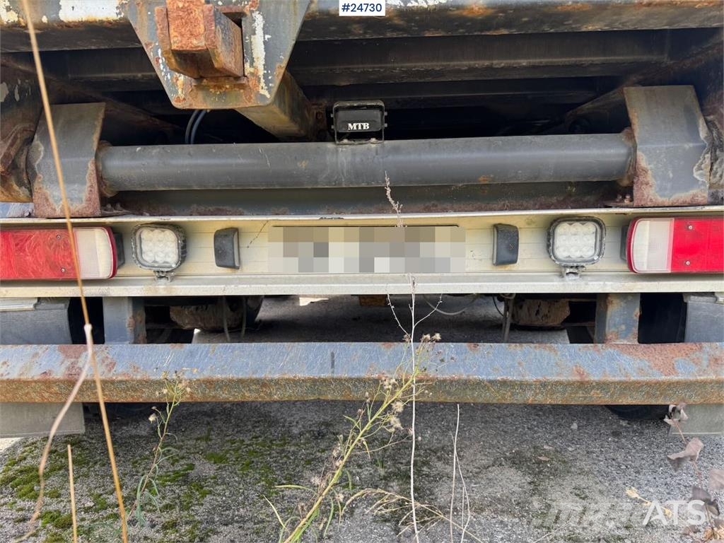 Maur Triple-axle trailer – Requires repairs Alte remorci
