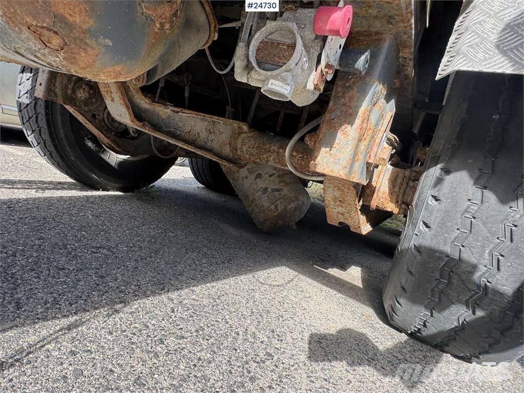 Maur Triple-axle trailer – Requires repairs Alte remorci