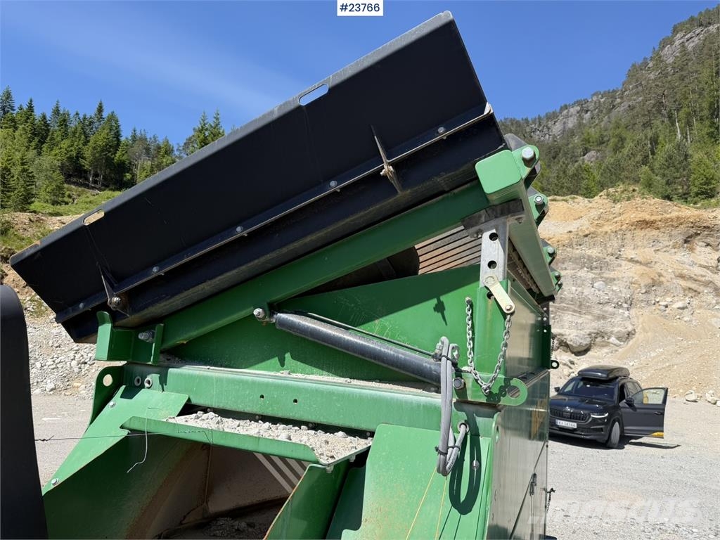 McCloskey S80 screening plant with Svedala Arbrå cone crushe غرابيل
