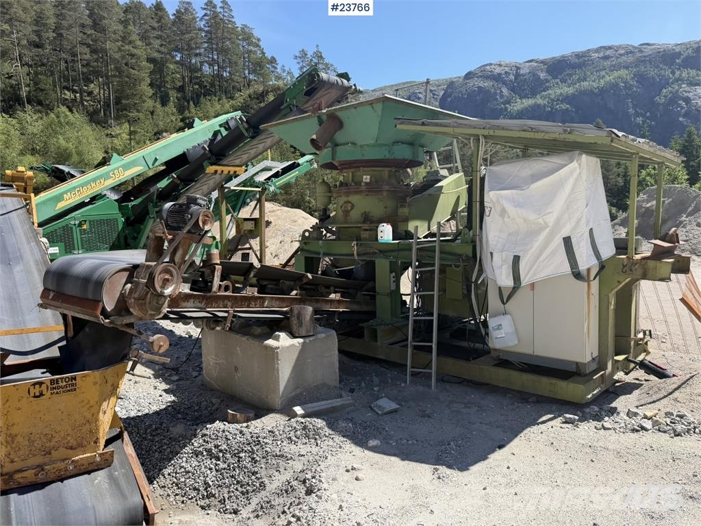 McCloskey S80 screening plant with Svedala Arbrå cone crushe غرابيل