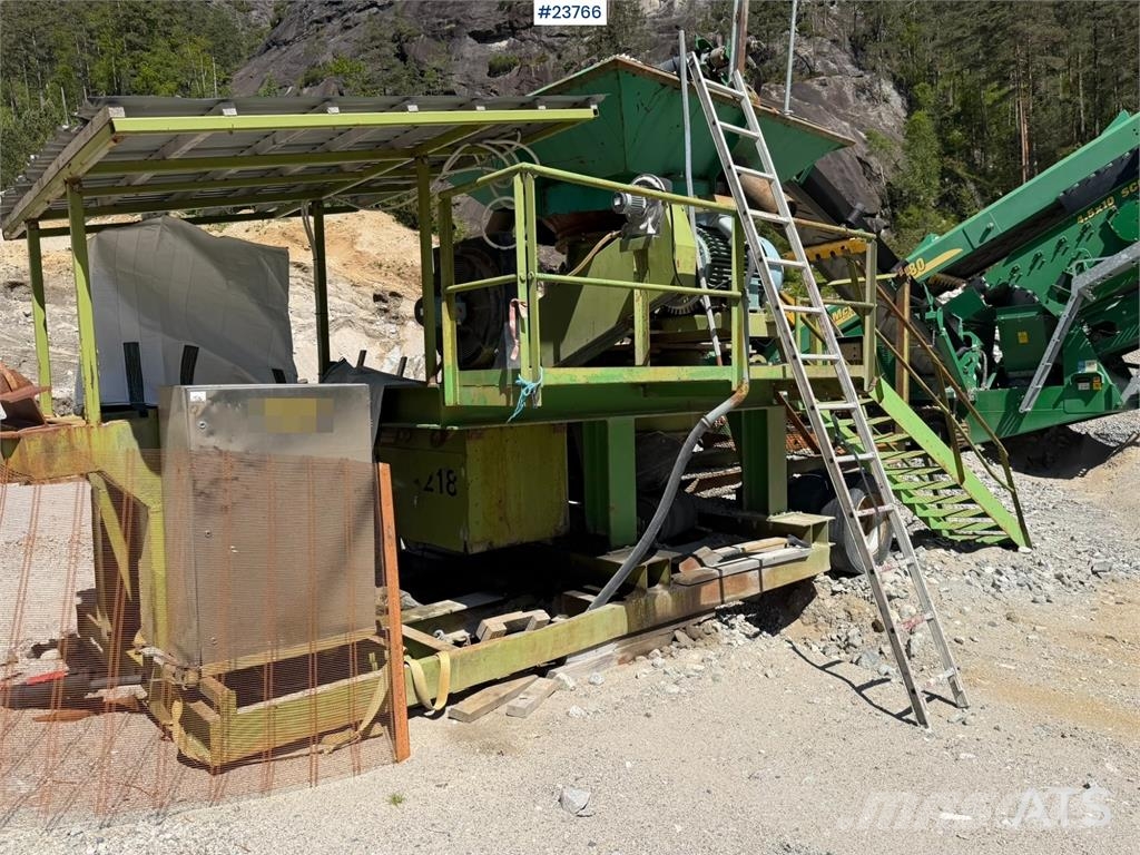McCloskey S80 screening plant with Svedala Arbrå cone crushe غرابيل