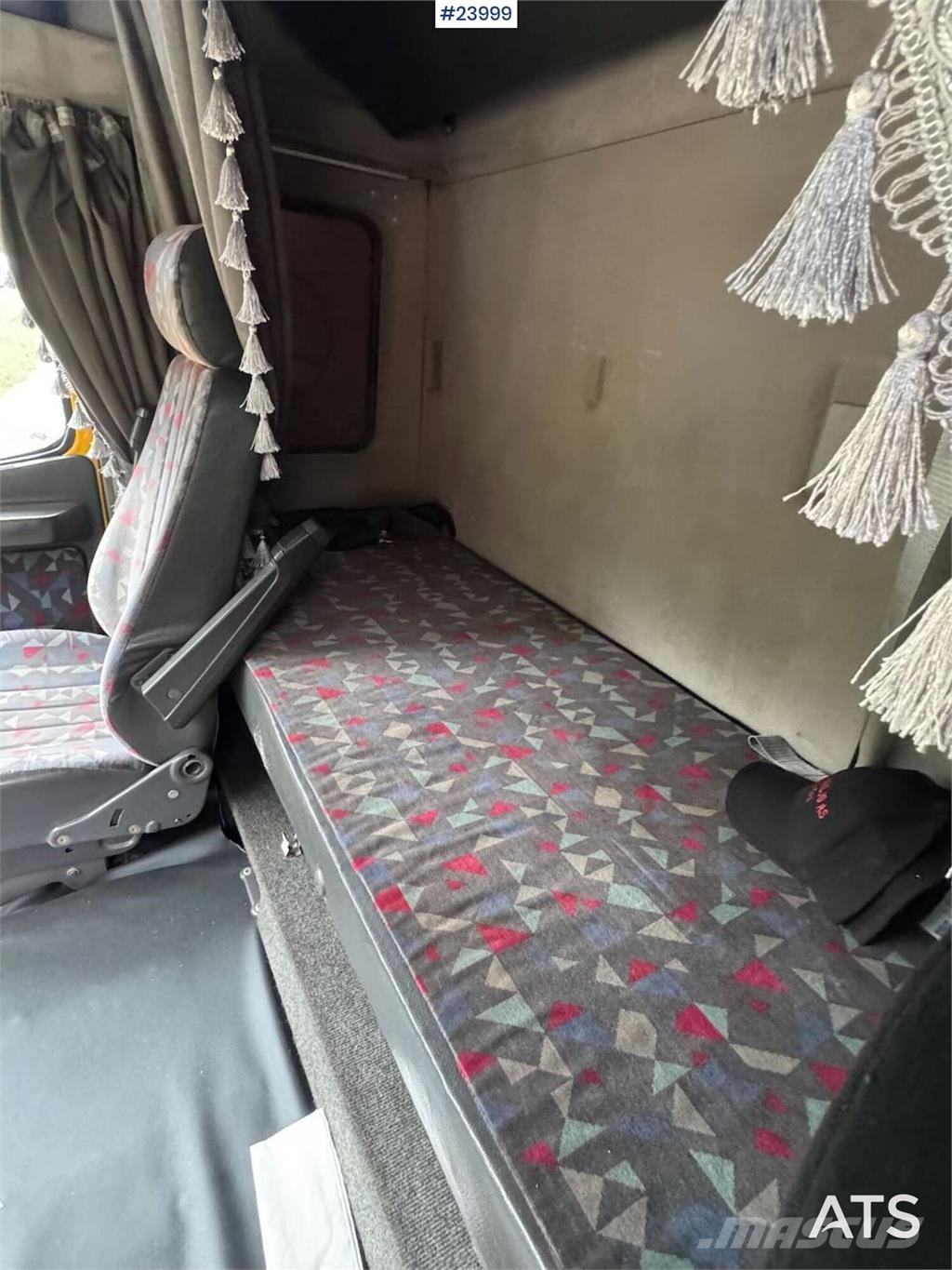 Mercedes-Benz 1838 وحدات الجر