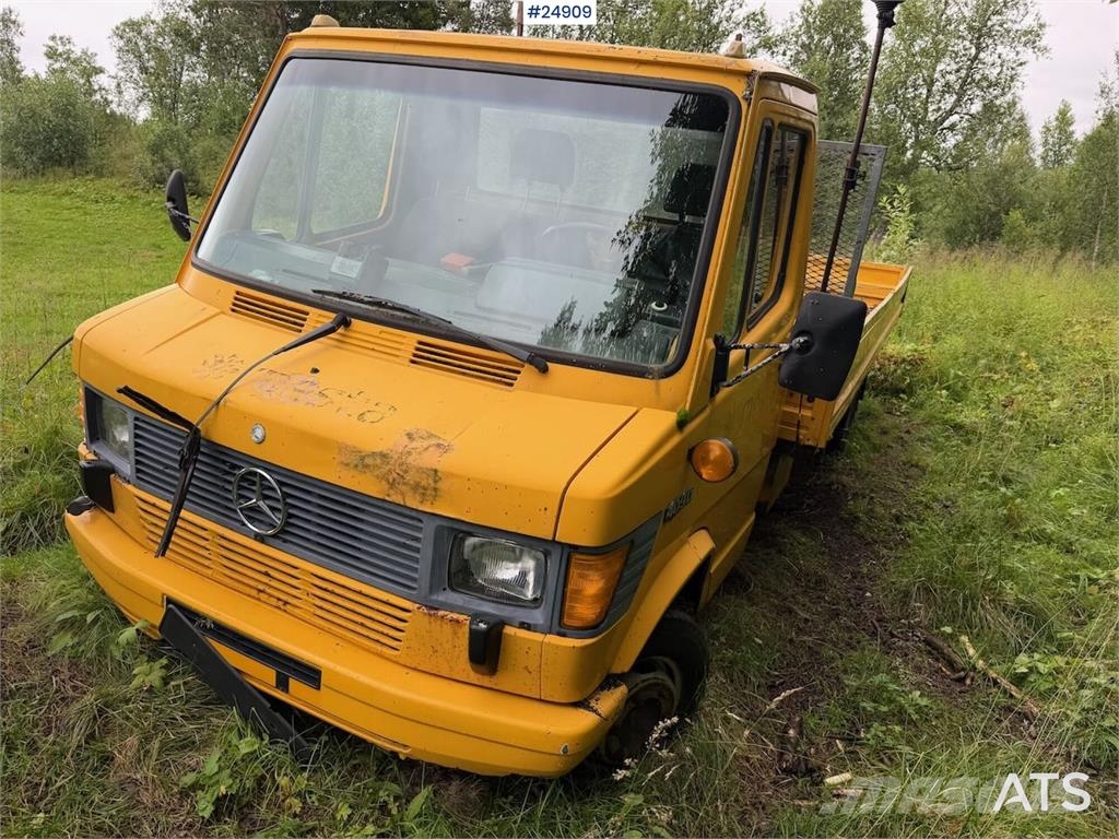 Mercedes-Benz 409 D planbil Platformas/izkraušana no sāniem