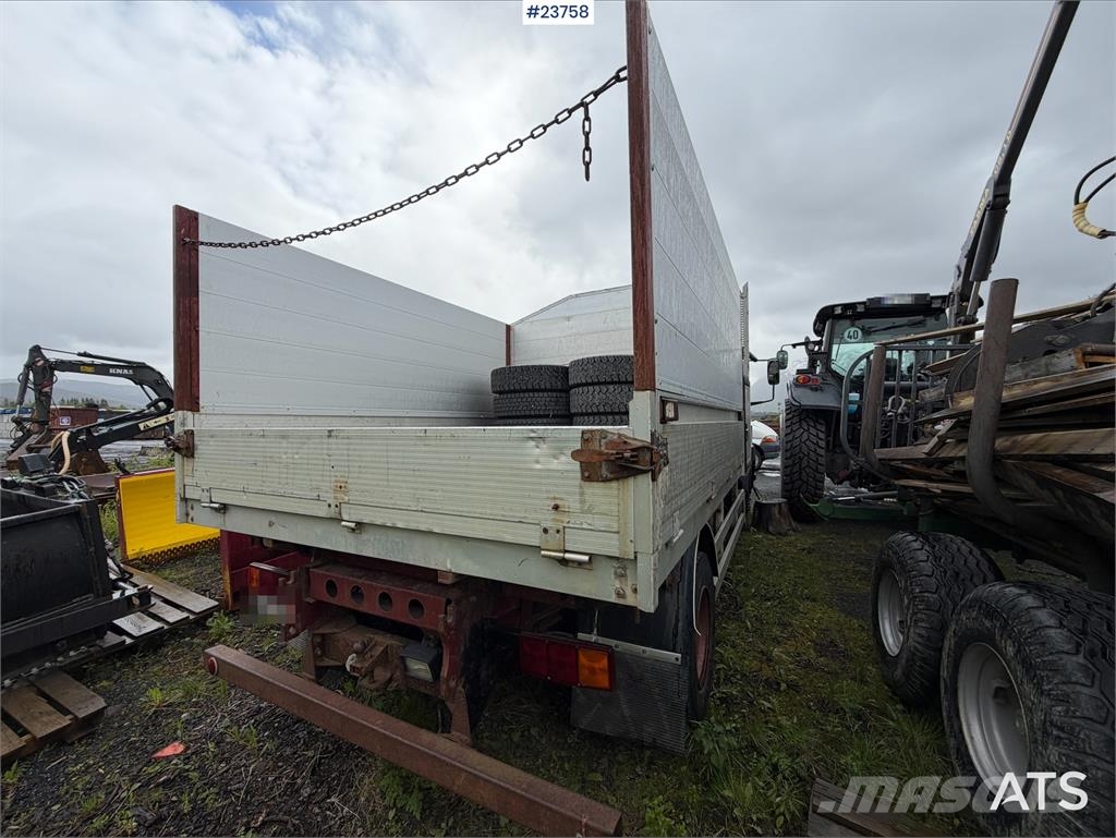 Mercedes-Benz 817 - - 166 000km Camiones de cama baja