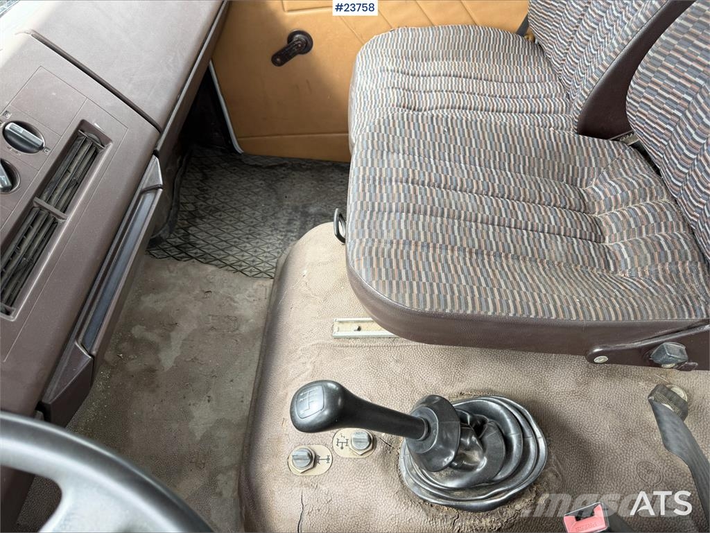 Mercedes-Benz 817 - - 166 000km Camiones de cama baja