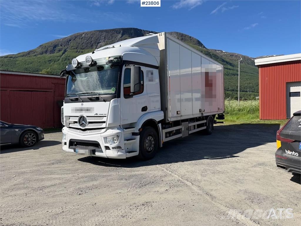 Mercedes-Benz Actros 1835L 4x2 box truck w/ ADR rigged, new clut شاحنات ذات هيكل صندوقي
