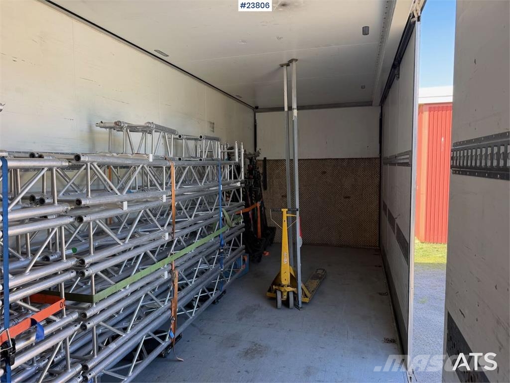 Mercedes-Benz Actros 1835L 4x2 box truck w/ ADR rigged, new clut شاحنات ذات هيكل صندوقي