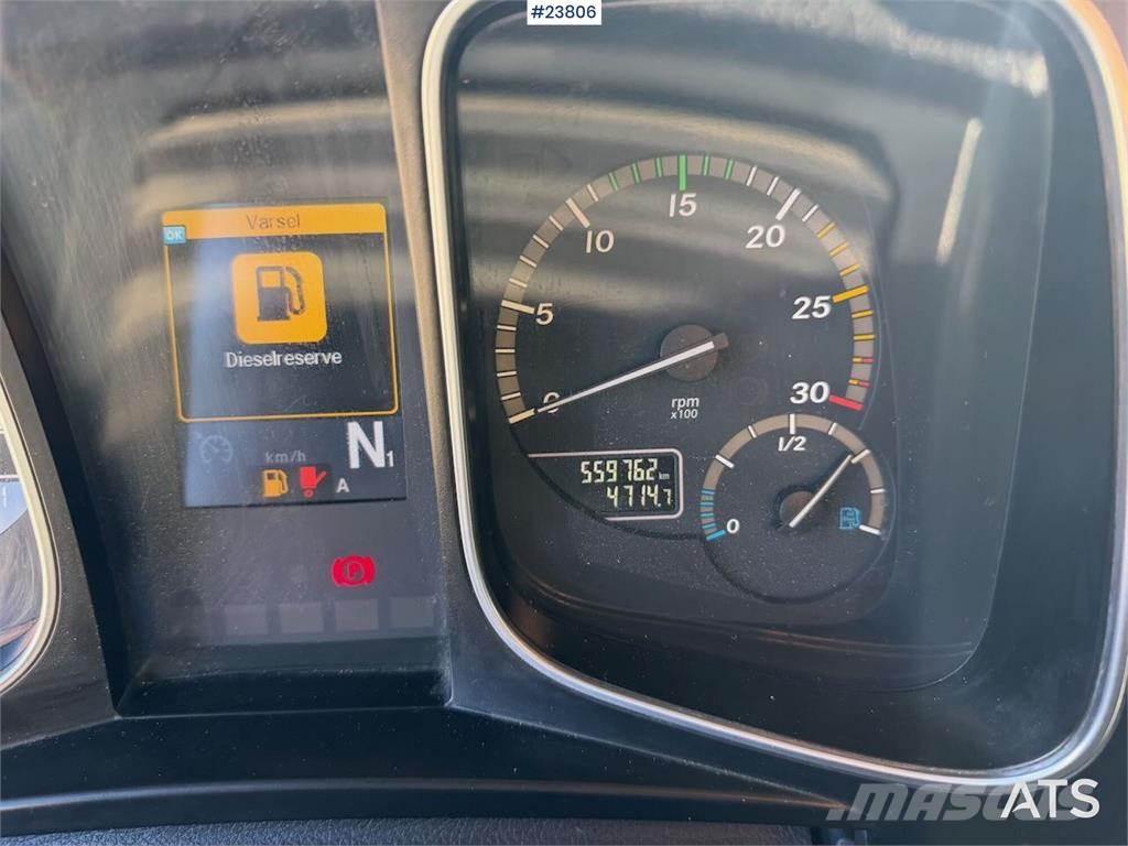 Mercedes-Benz Actros 1835L 4x2 box truck w/ ADR rigged, new clut شاحنات ذات هيكل صندوقي