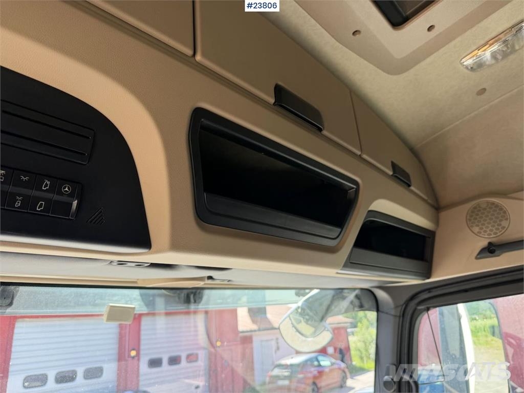 Mercedes-Benz Actros 1835L 4x2 box truck w/ ADR rigged, new clut شاحنات ذات هيكل صندوقي