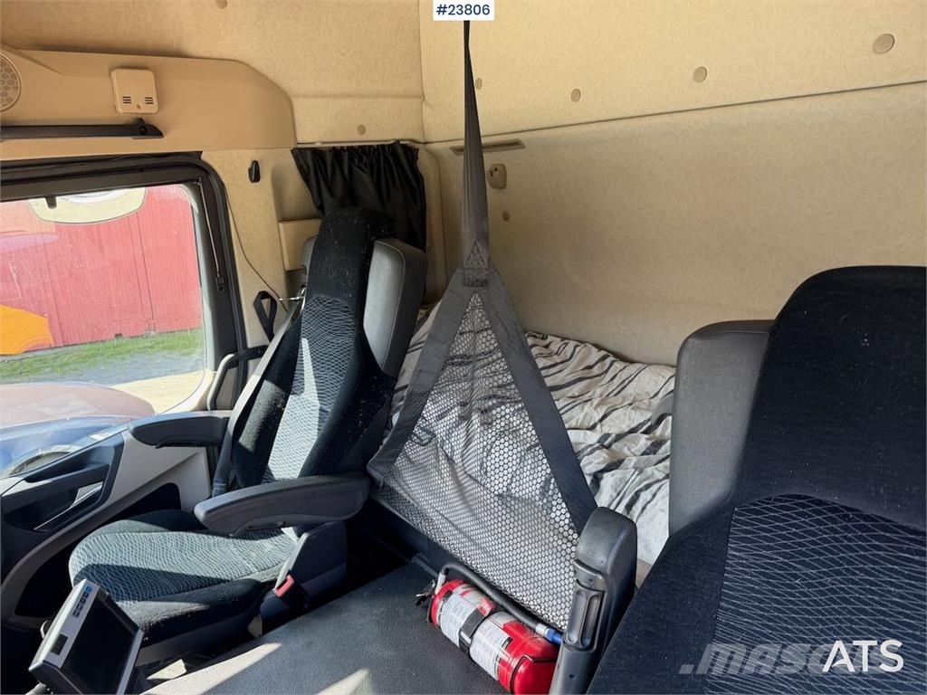 Mercedes-Benz Actros 1835L 4x2 box truck w/ ADR rigged, new clut شاحنات ذات هيكل صندوقي
