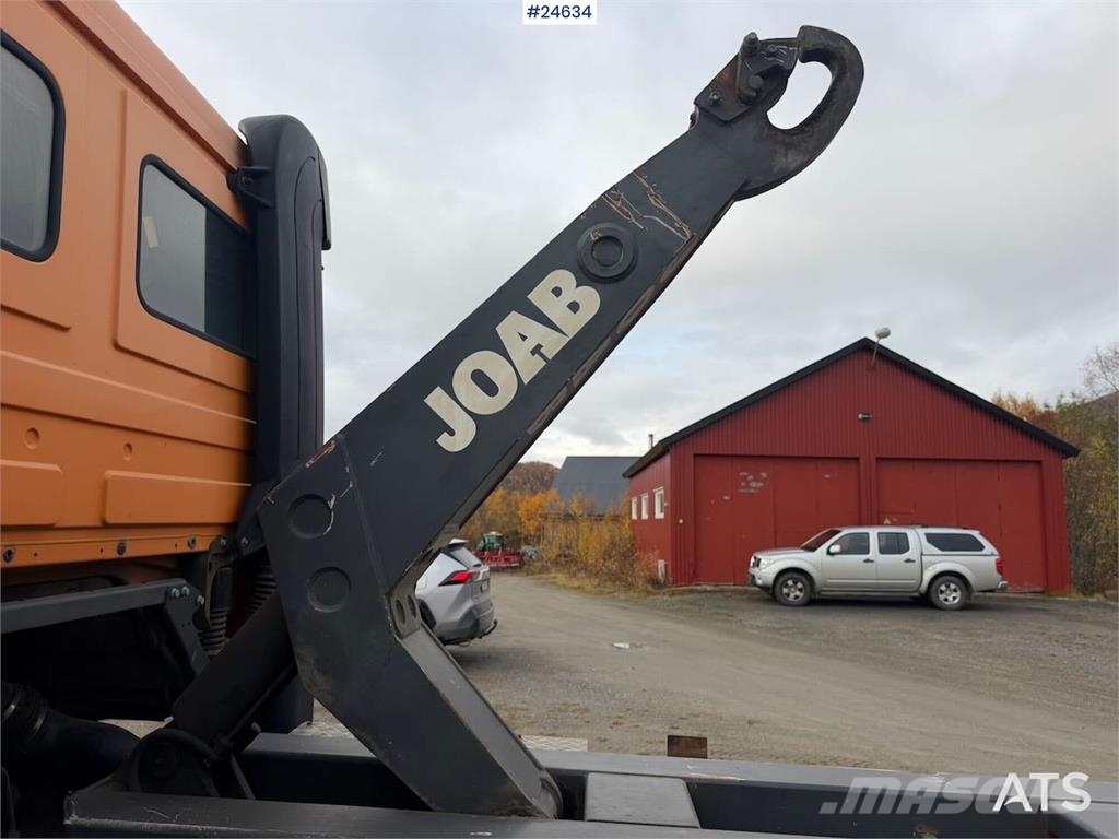 Mercedes-Benz Actros 2540 6x2 hook loader with 17-tonne hook and Camion con gancio di sollevamento