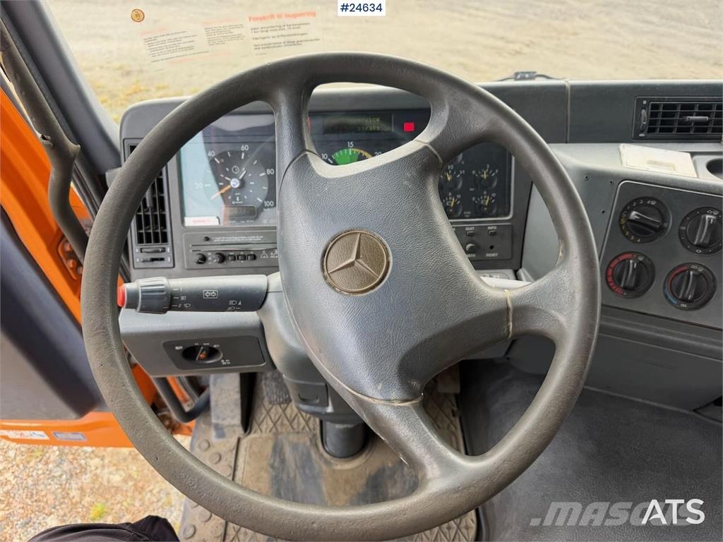Mercedes-Benz Actros 2540 6x2 hook loader with 17-tonne hook and Camion con gancio di sollevamento