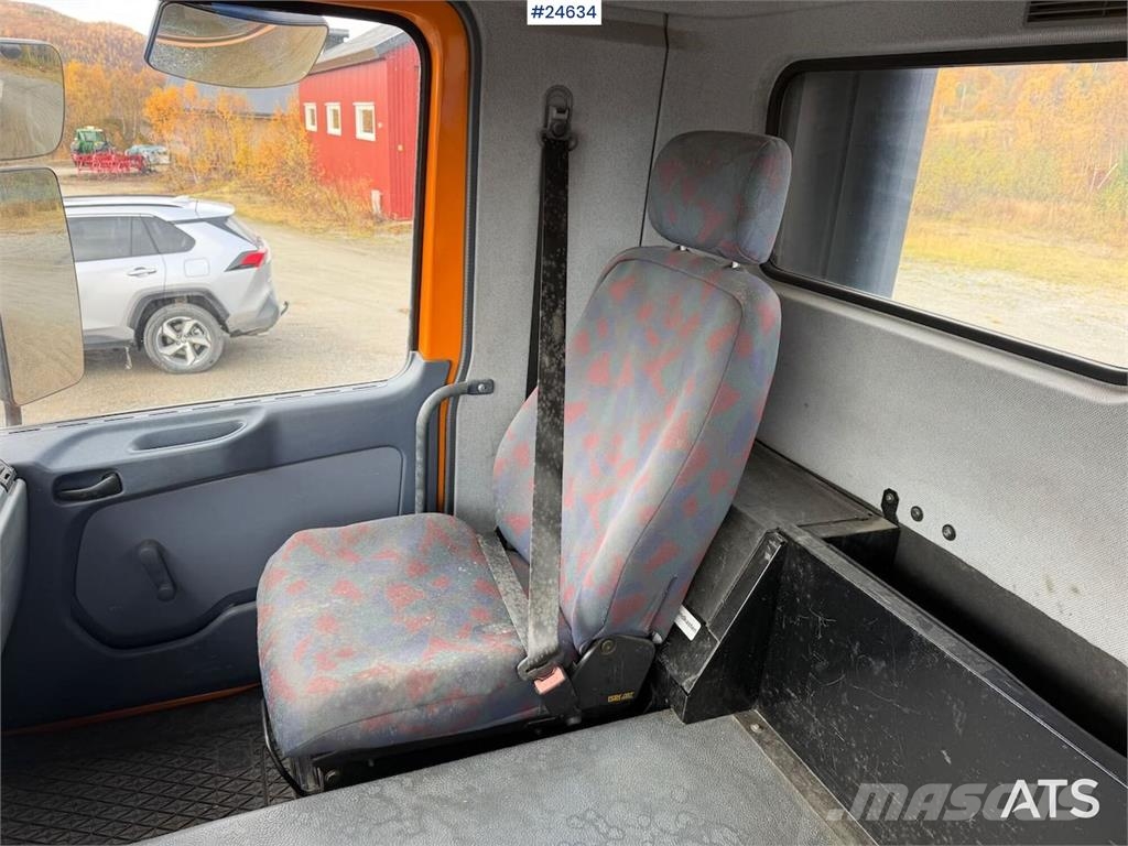 Mercedes-Benz Actros 2540 6x2 hook loader with 17-tonne hook and Camion con gancio di sollevamento