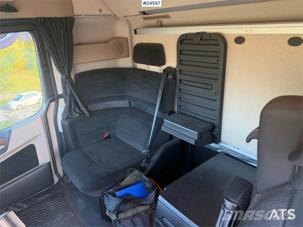 Mercedes-Benz Actros 2563 6x2 Box Truck with Full Side Opening – Skapbiler