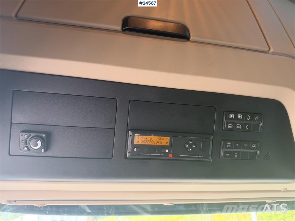 Mercedes-Benz Actros 2563 6x2 Box Truck with Full Side Opening – Skapbiler