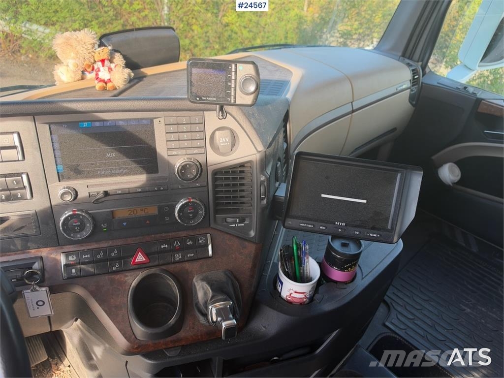 Mercedes-Benz Actros 2563 6x2 Box Truck with Full Side Opening – Skapbiler
