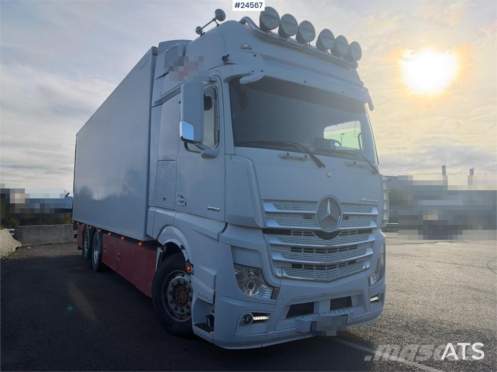 Mercedes-Benz Actros 2563 6x2 Box Truck with Full Side Opening – Skapbiler