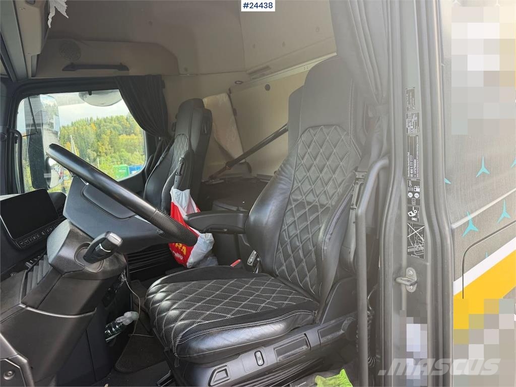 Mercedes-Benz Actros 6x4 timber truck with Epsilon M12L timber c Metsaveokid