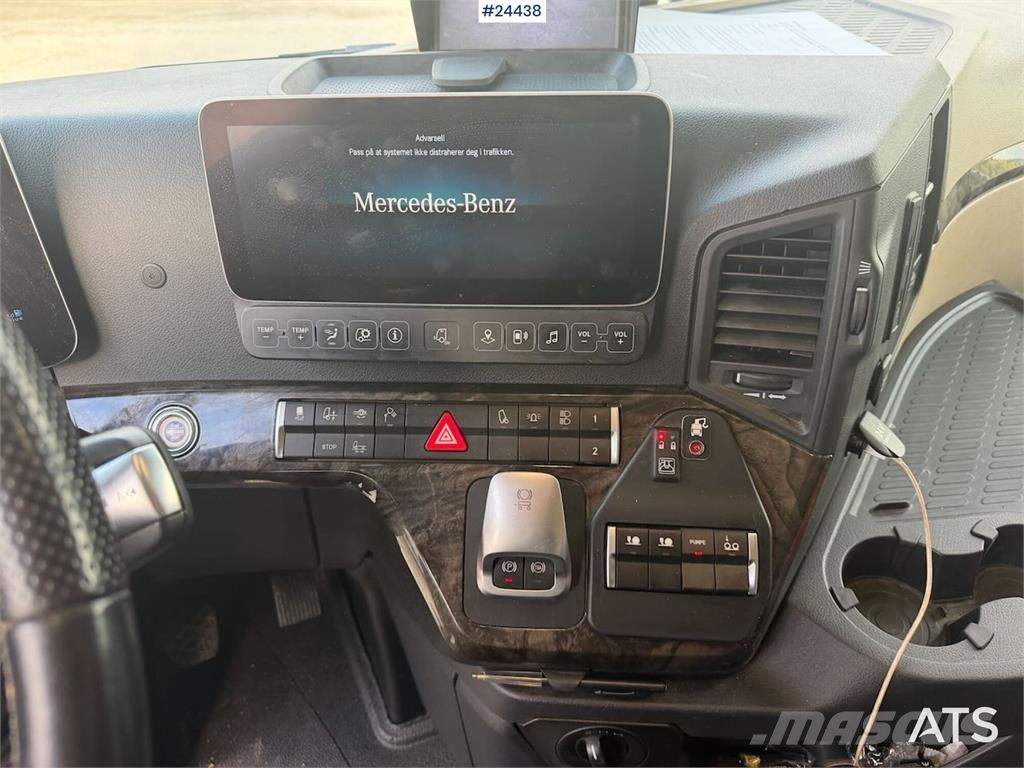 Mercedes-Benz Actros 6x4 timber truck with Epsilon M12L timber c Metsaveokid