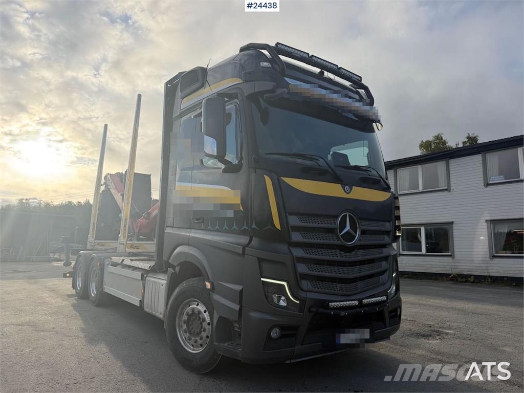 Mercedes-Benz Actros 6x4 timber truck with Epsilon M12L timber c Metsaveokid