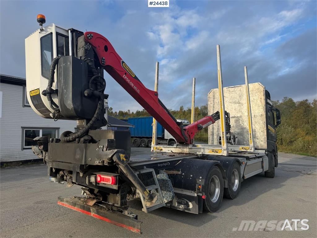 Mercedes-Benz Actros 6x4 timber truck with Epsilon M12L timber c Metsaveokid