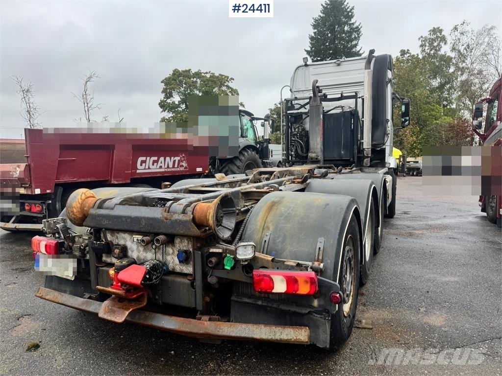 Mercedes-Benz Arocs 3258 Tridem Snow Plough-Equipped Hooklift Tr Camiones elevadores de gancho