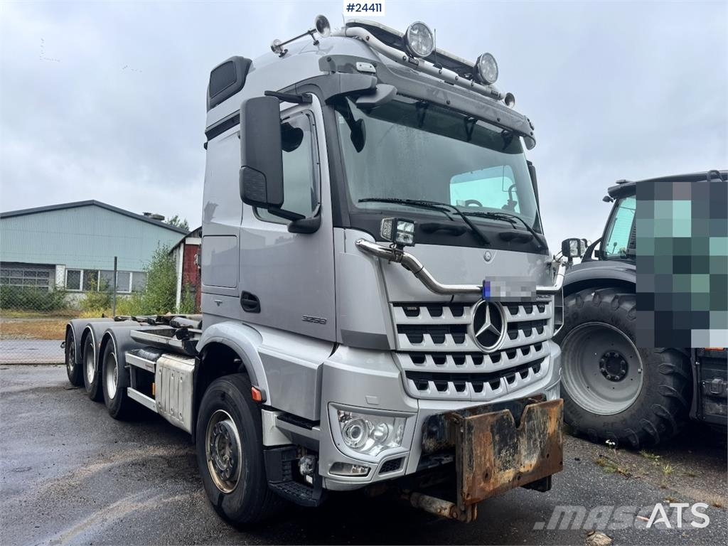 Mercedes-Benz Arocs 3258 Tridem Snow Plough-Equipped Hooklift Tr Camiones elevadores de gancho
