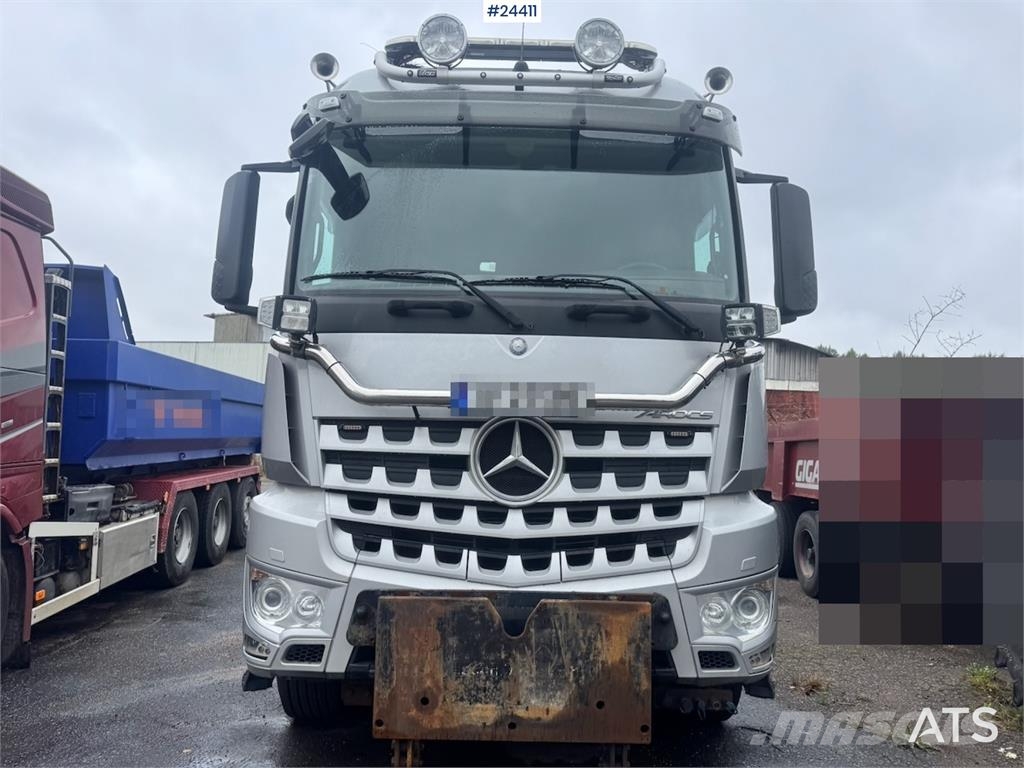 Mercedes-Benz Arocs 3258 Tridem Snow Plough-Equipped Hooklift Tr Camiones elevadores de gancho