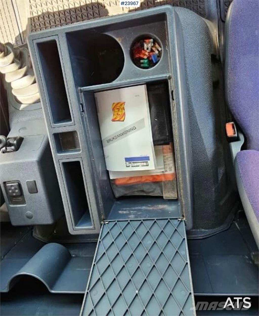 Mercedes-Benz Atego شاحنات ذات هيكل صندوقي
