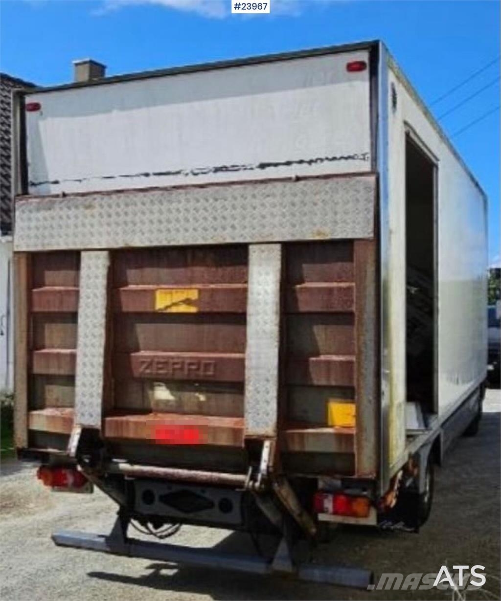 Mercedes-Benz Atego شاحنات ذات هيكل صندوقي