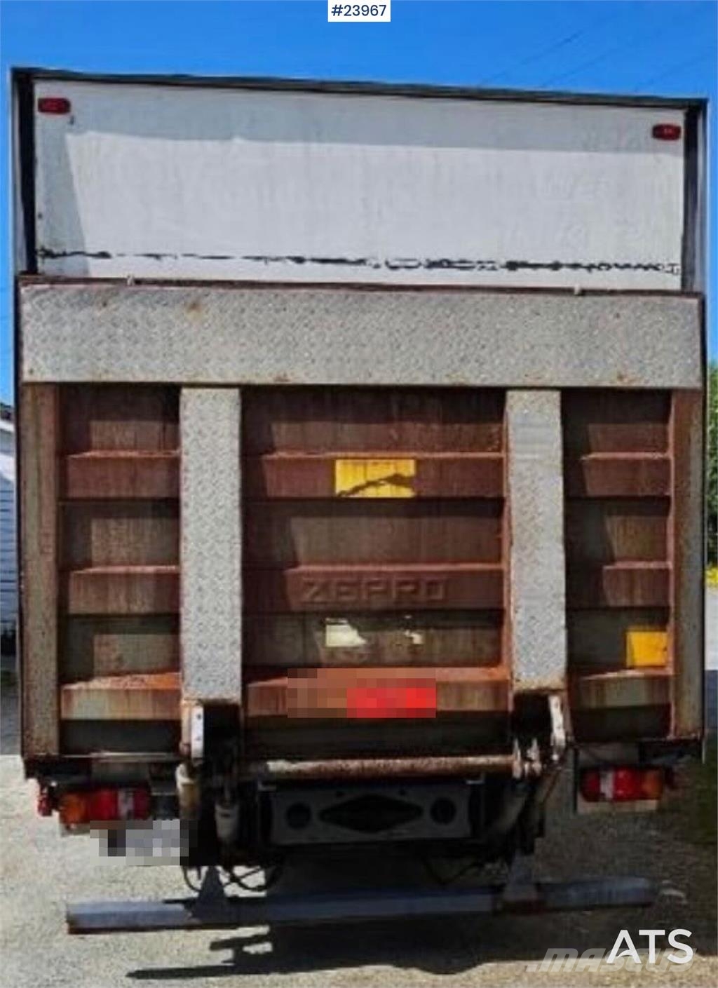 Mercedes-Benz Atego شاحنات ذات هيكل صندوقي