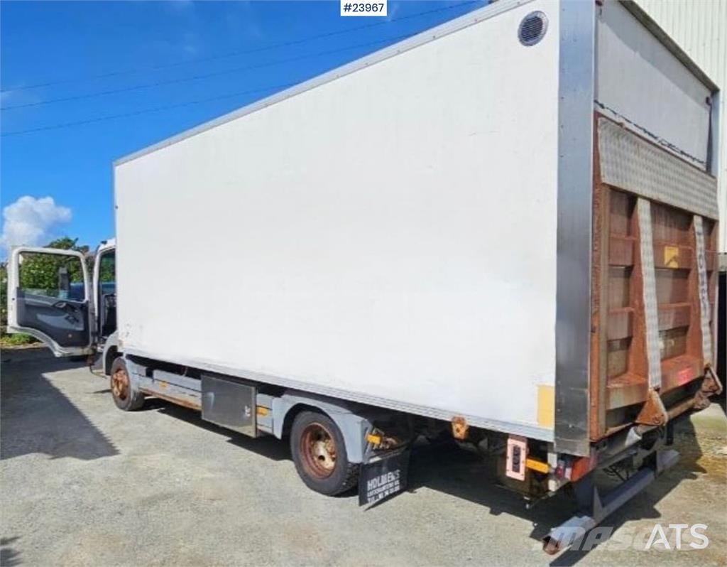 Mercedes-Benz Atego شاحنات ذات هيكل صندوقي